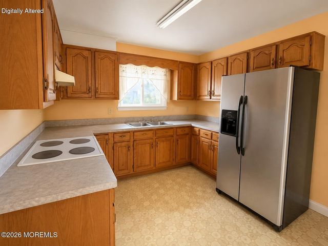 134 Mccaffery Road, Manalapan, NJ 07726