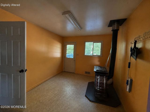 134 Mccaffery Road, Manalapan, NJ 07726