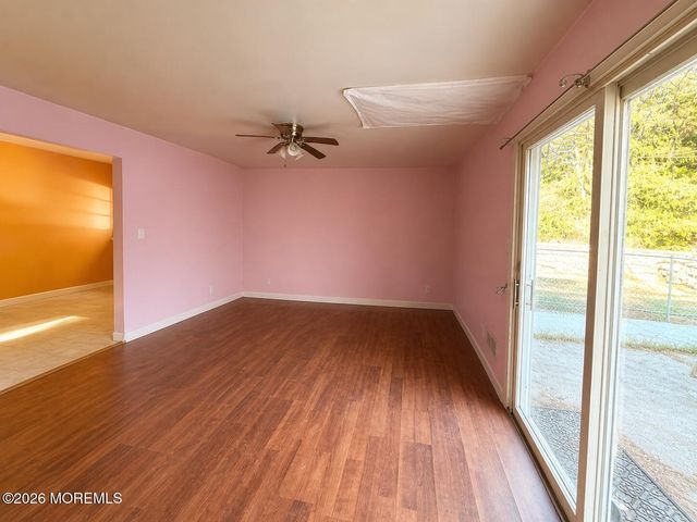 134 Mccaffery Road, Manalapan, NJ 07726