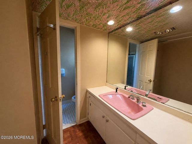 134 Mccaffery Road, Manalapan, NJ 07726