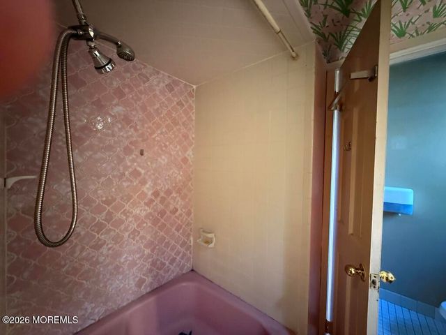 134 Mccaffery Road, Manalapan, NJ 07726