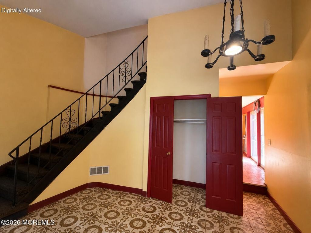 134 Mccaffery Road, Manalapan, NJ 07726