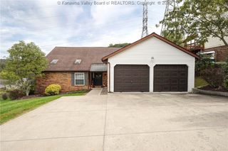 109 Jamestown Road, Nitro, WV 25143
