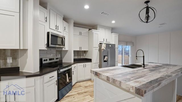 735 Hires Road, Jesup, GA 31545