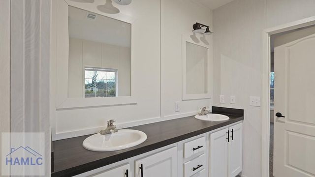 735 Hires Road, Jesup, GA 31545