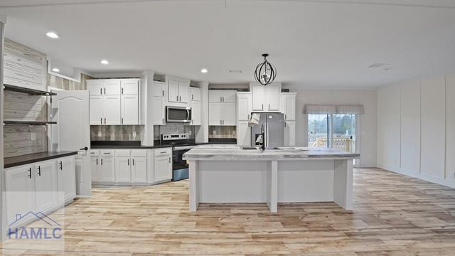 735 Hires Road, Jesup, GA 31545