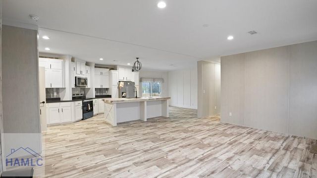 735 Hires Road, Jesup, GA 31545