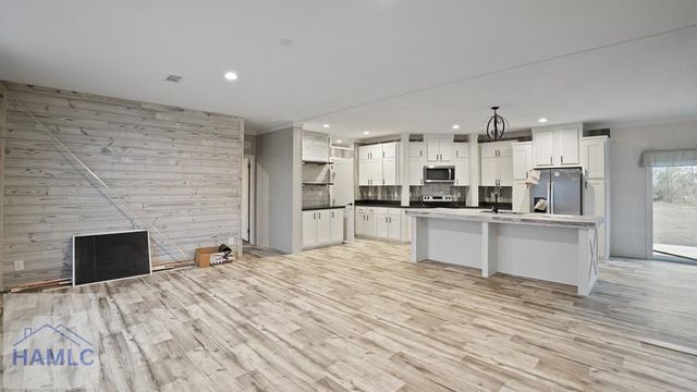 735 Hires Road, Jesup, GA 31545