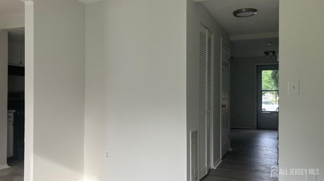 27 Beechwood Court, South Brunswick, NJ 08852
