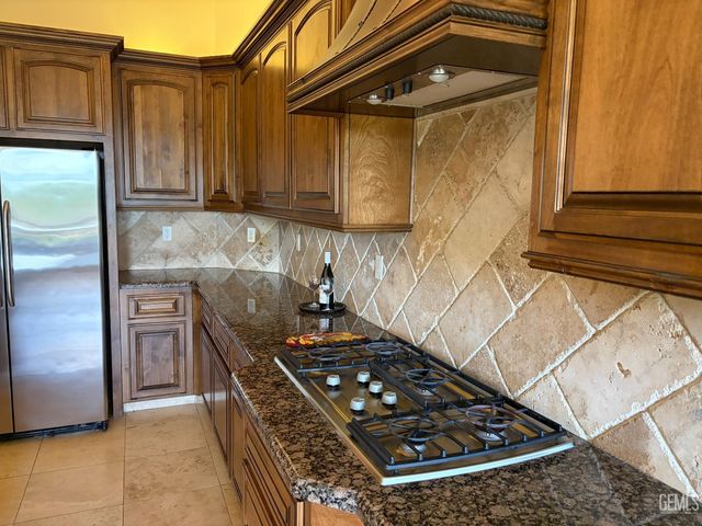 12009 Trackside Drive, Bakersfield, CA 93312