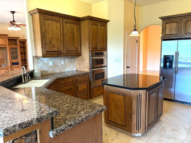 12009 Trackside Drive, Bakersfield, CA 93312