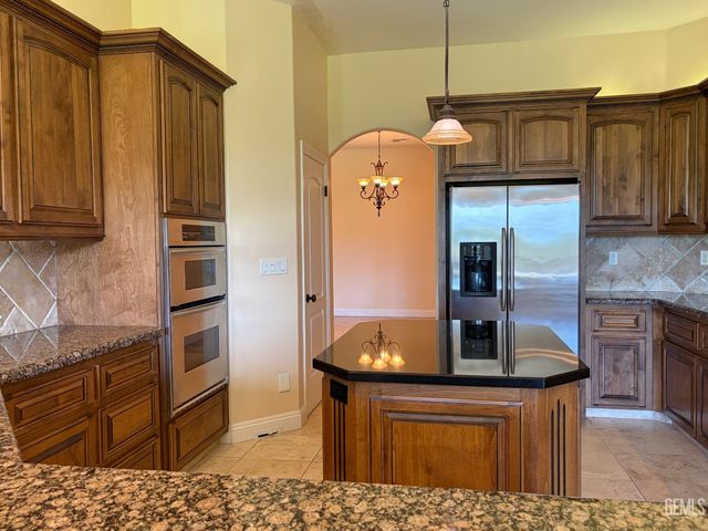 12009 Trackside Drive, Bakersfield, CA 93312