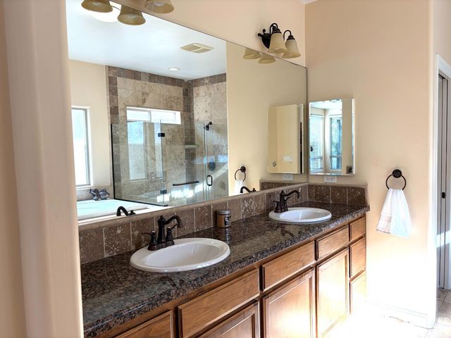 12009 Trackside Drive, Bakersfield, CA 93312