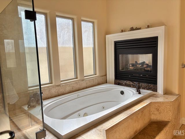 12009 Trackside Drive, Bakersfield, CA 93312