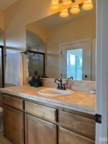 12009 Trackside Drive, Bakersfield, CA 93312