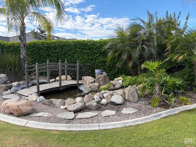 12009 Trackside Drive, Bakersfield, CA 93312