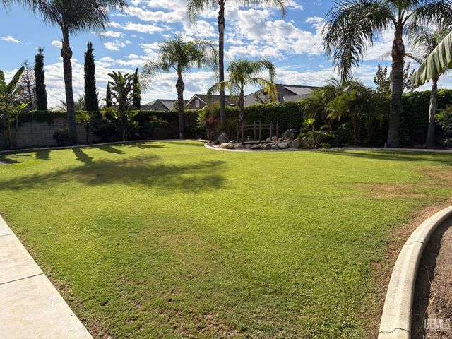 12009 Trackside Drive, Bakersfield, CA 93312