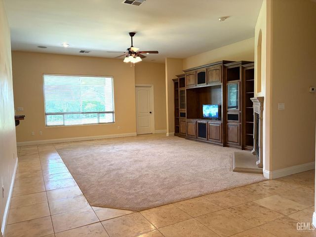 12009 Trackside Drive, Bakersfield, CA 93312