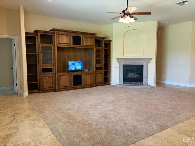 12009 Trackside Drive, Bakersfield, CA 93312