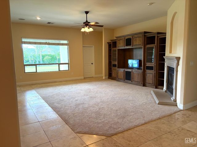 12009 Trackside Drive, Bakersfield, CA 93312