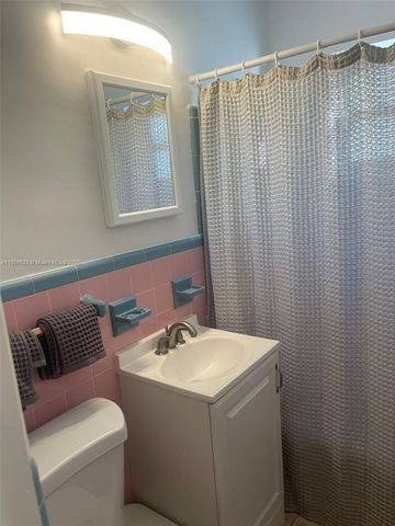 338 Roosevelt St, Hollywood, FL 33019