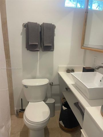 338 Roosevelt St, Hollywood, FL 33019