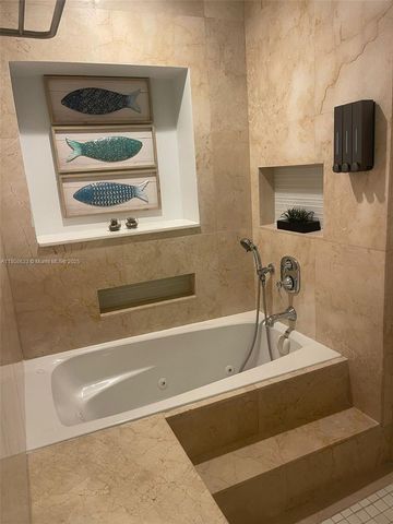 338 Roosevelt St, Hollywood, FL 33019