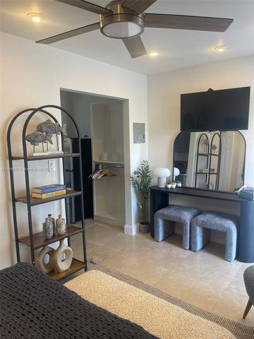 338 Roosevelt St, Hollywood, FL 33019