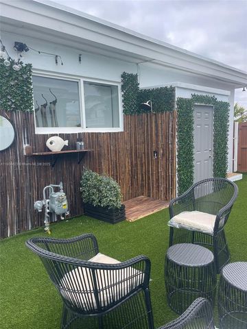 338 Roosevelt St, Hollywood, FL 33019