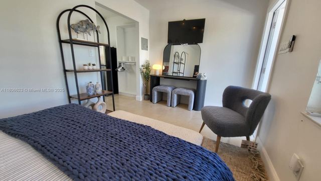 338 Roosevelt St, Hollywood, FL 33019