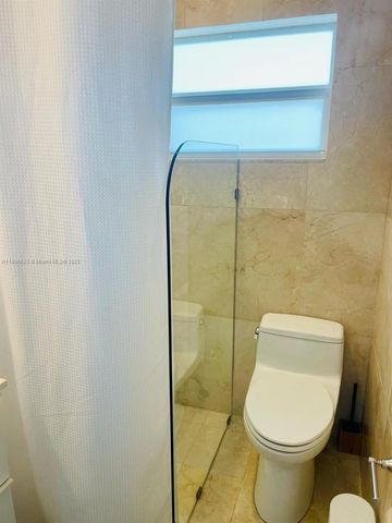 338 Roosevelt St, Hollywood, FL 33019