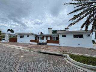 338 Roosevelt St, Hollywood, FL 33019