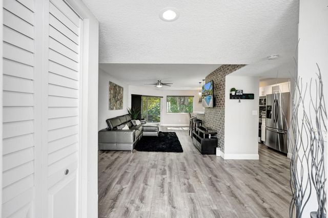 9280 NW 9th Court 9280, Plantation, FL 33324