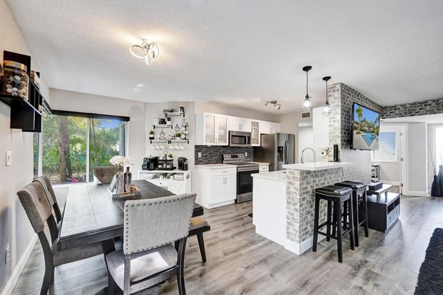 9280 NW 9th Court 9280, Plantation, FL 33324