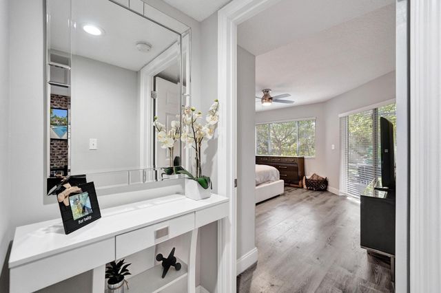 9280 NW 9th Court 9280, Plantation, FL 33324