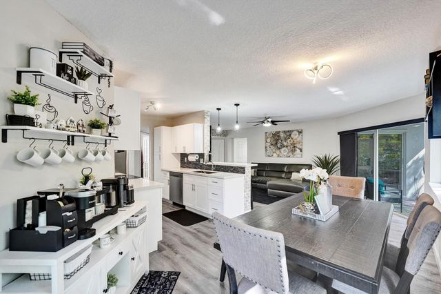 9280 NW 9th Court 9280, Plantation, FL 33324