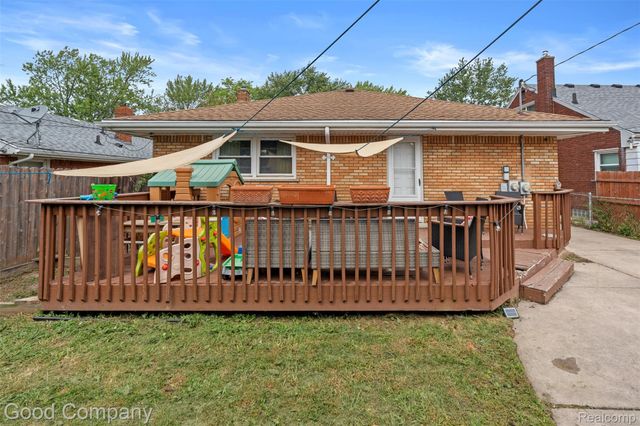 20428 Lennon Street, Harper Woods, MI 48225