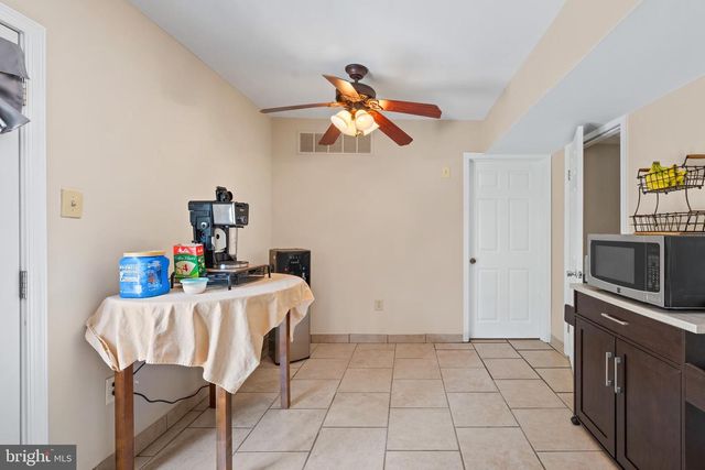 28 LORETTA BLVD, Sicklerville, NJ 08081