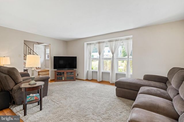 28 LORETTA BLVD, Sicklerville, NJ 08081