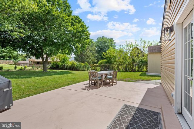 28 LORETTA BLVD, Sicklerville, NJ 08081