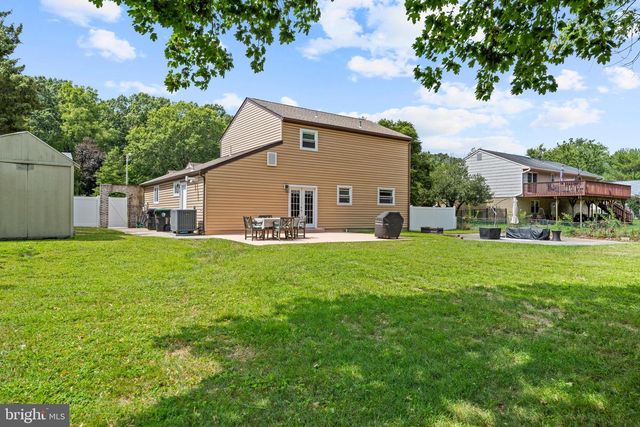 28 LORETTA BLVD, Sicklerville, NJ 08081