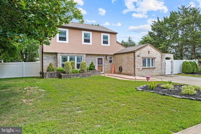 28 LORETTA BLVD, Sicklerville, NJ 08081