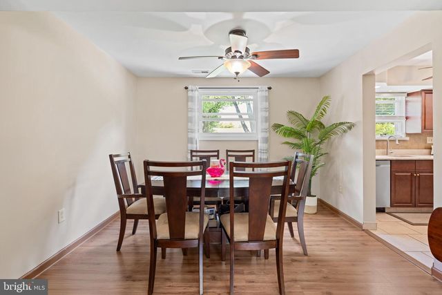 28 LORETTA BLVD, Sicklerville, NJ 08081