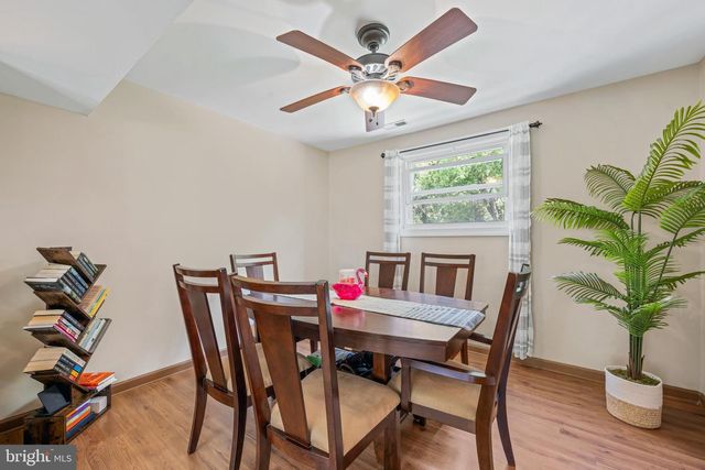 28 LORETTA BLVD, Sicklerville, NJ 08081