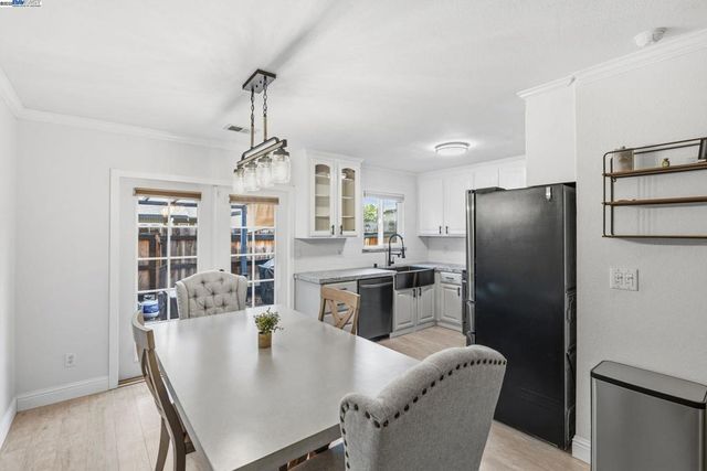 801 Nash Rd G4, Hollister, CA 95023