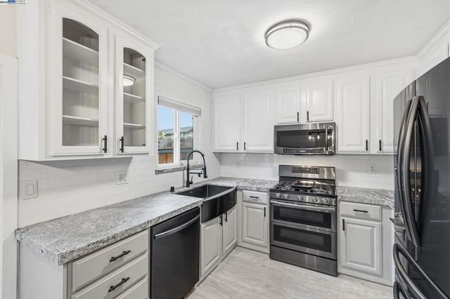 801 Nash Rd G4, Hollister, CA 95023