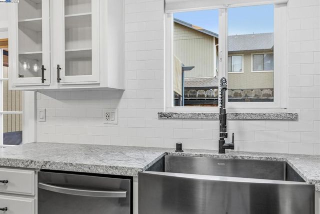 801 Nash Rd G4, Hollister, CA 95023