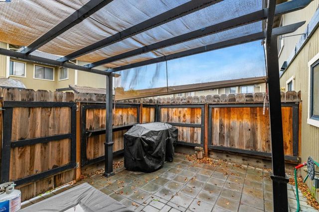 801 Nash Rd G4, Hollister, CA 95023