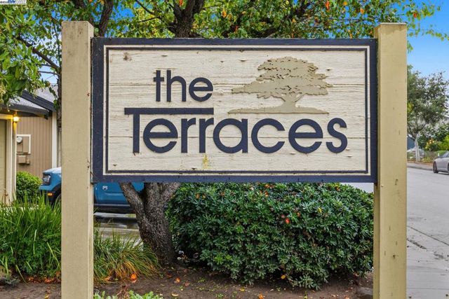 801 Nash Rd G4, Hollister, CA 95023