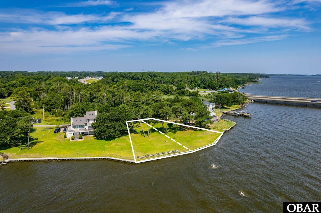 Image 1 of property listing at 132 & 134 Swan Circle Lot 7 & Pt6, Point Harbor, NC 27964